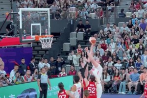 日本女籃夠不著張子宇沒錯(cuò) 但日本進(jìn)攻也利用張防不出來做文章