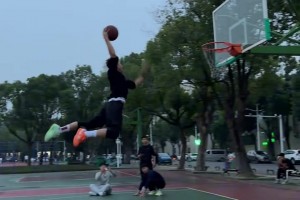 臂展差一點，但是這個彈跳逆天了！