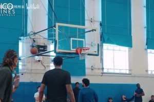 中國連線！楊瀚森郭昊文同場競技！倆人相互調(diào)侃：跑不動了！